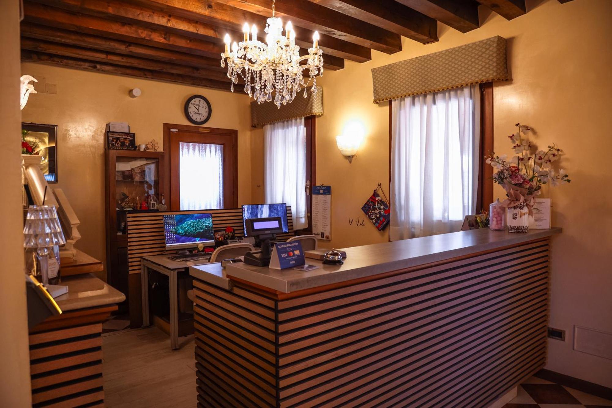 Hotel Villa Sara Mestre Eksteriør billede