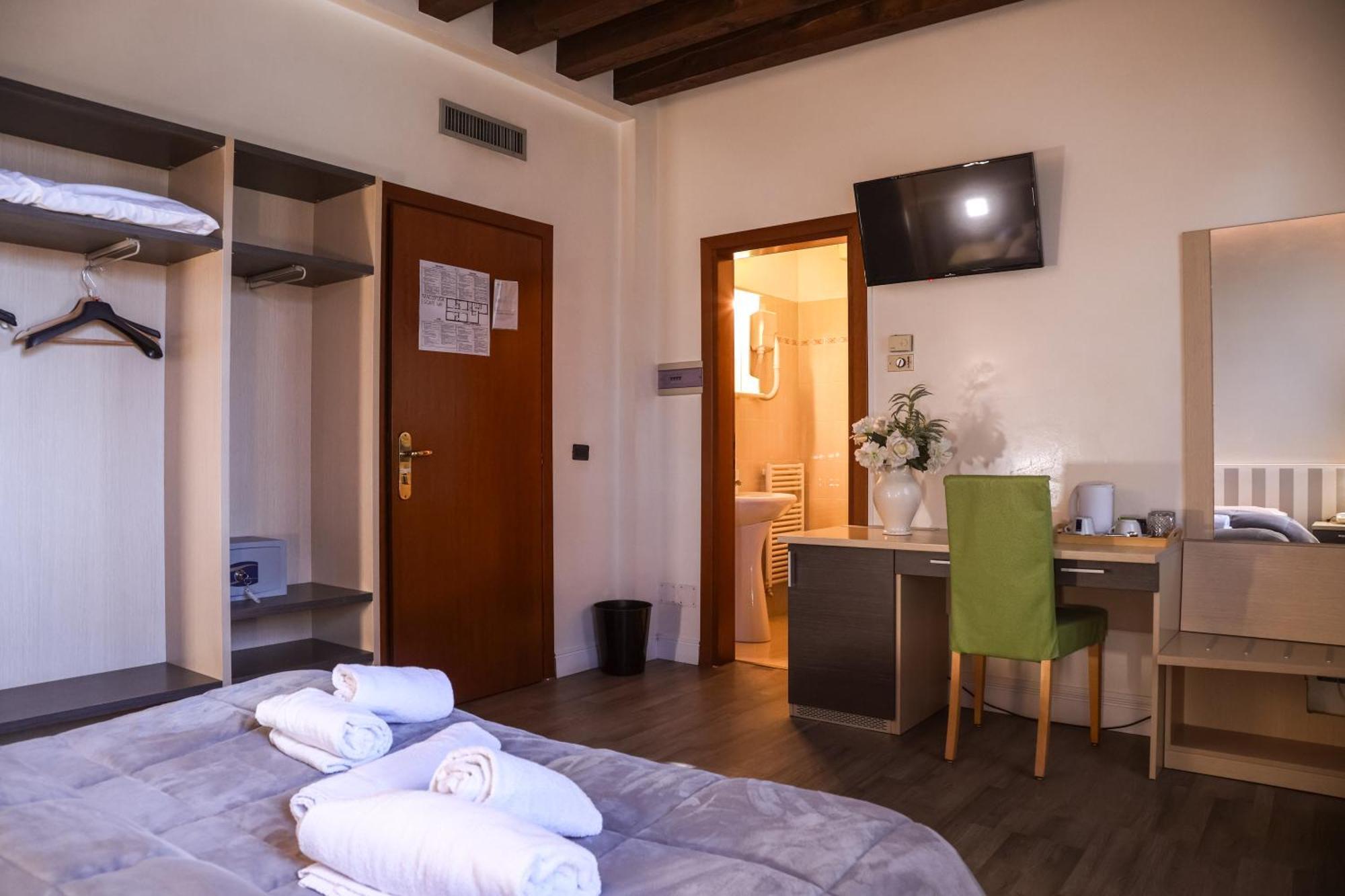 Hotel Villa Sara Mestre Eksteriør billede