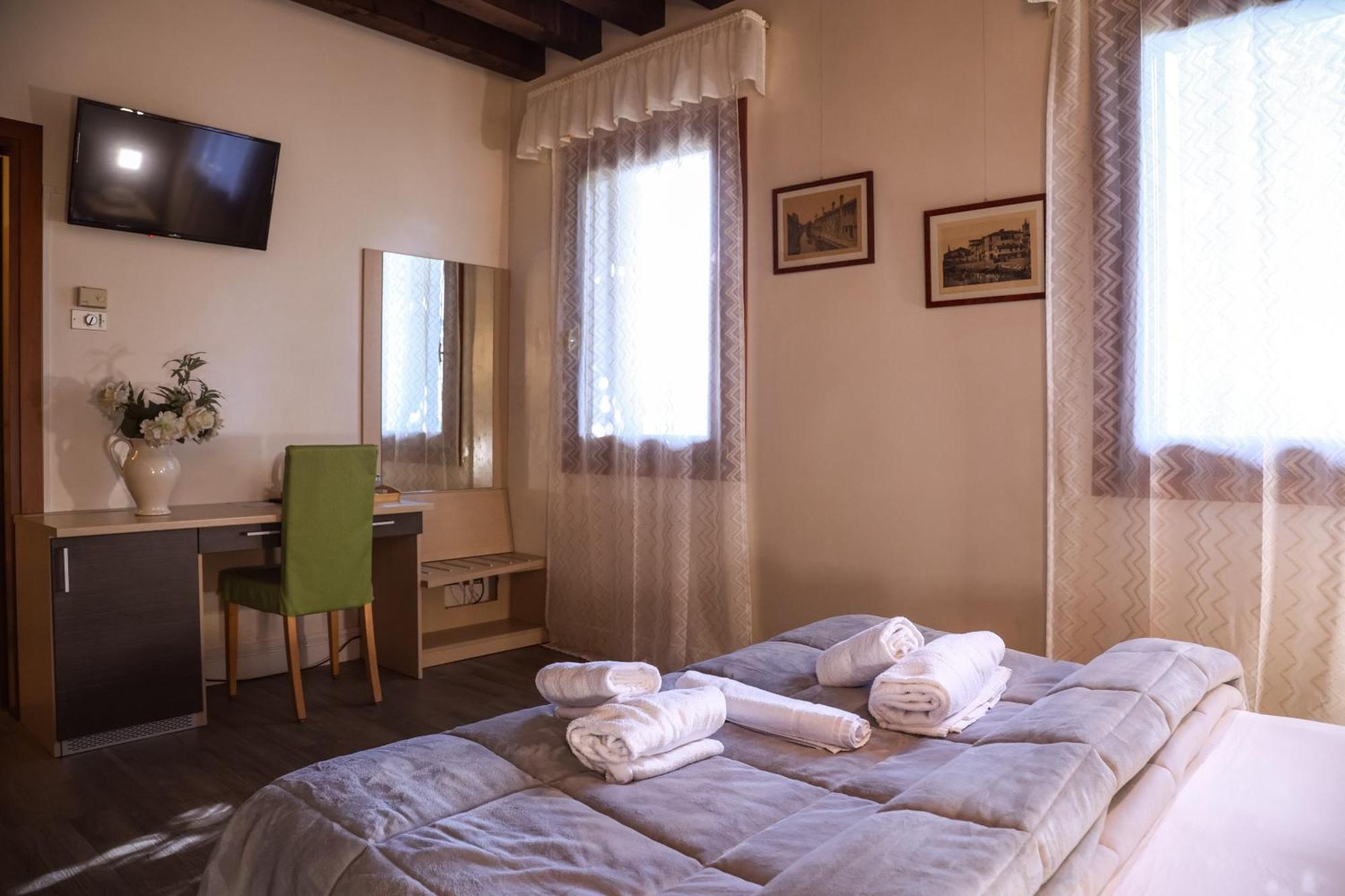 Hotel Villa Sara Mestre Eksteriør billede