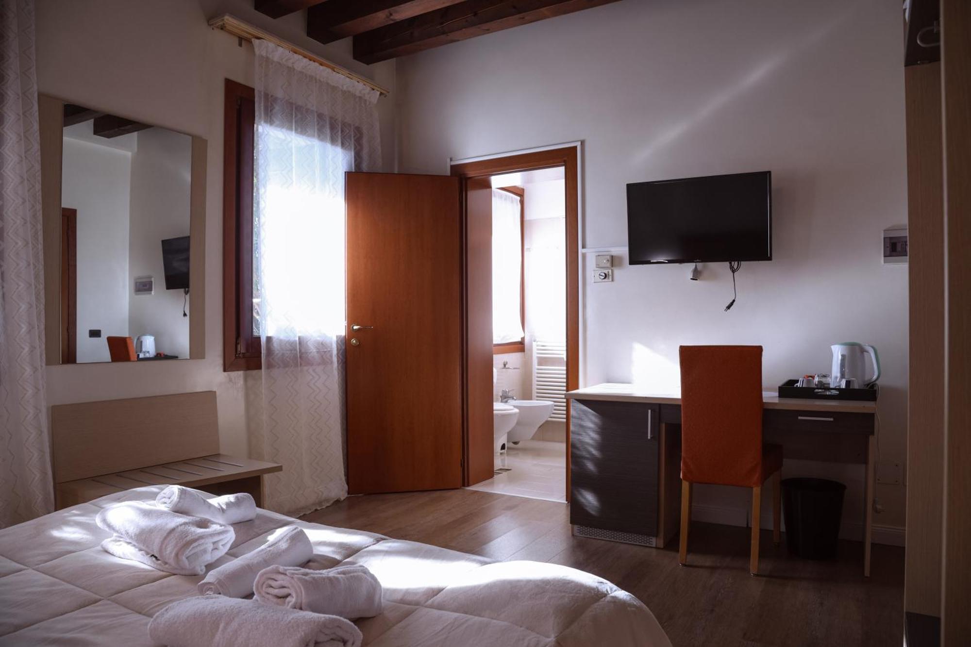 Hotel Villa Sara Mestre Eksteriør billede