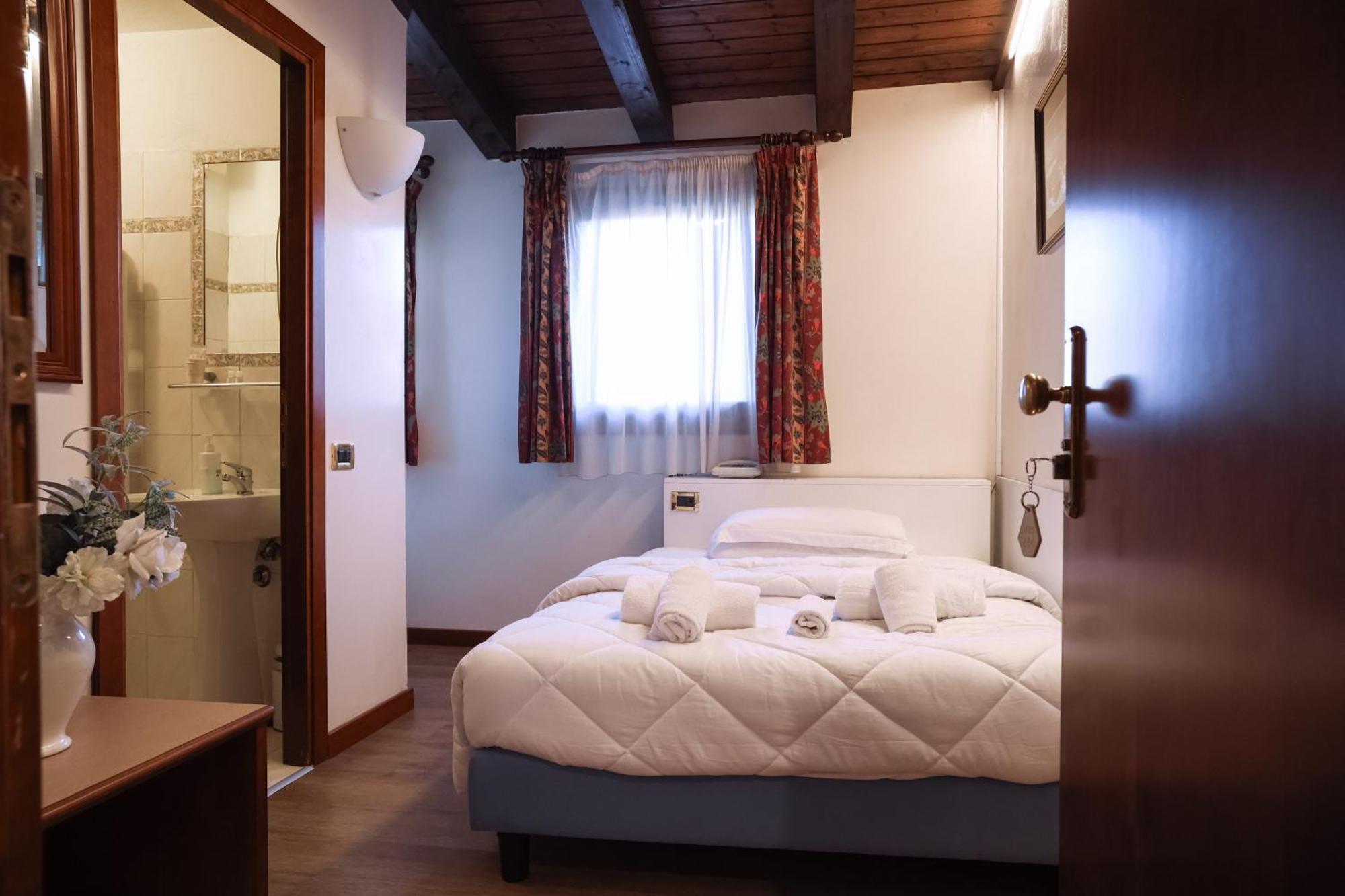 Hotel Villa Sara Mestre Eksteriør billede