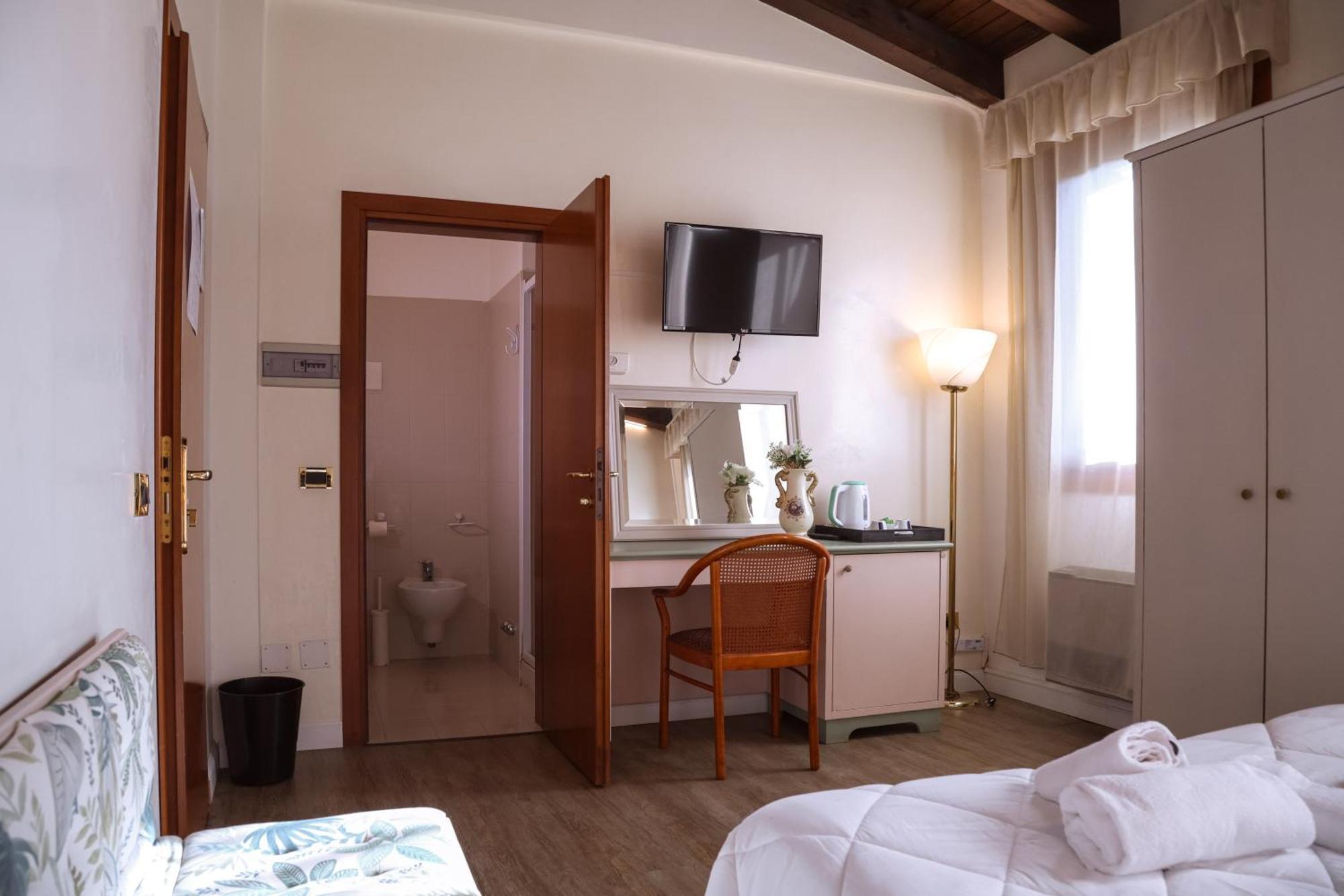 Hotel Villa Sara Mestre Eksteriør billede